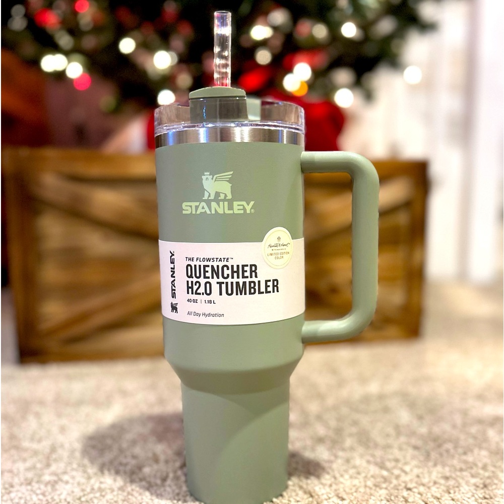 THE QUENCHER H2.0 FLOWSTATE™ TUMBLER | 40 OZ Hearth and Hand Magnolia Collection